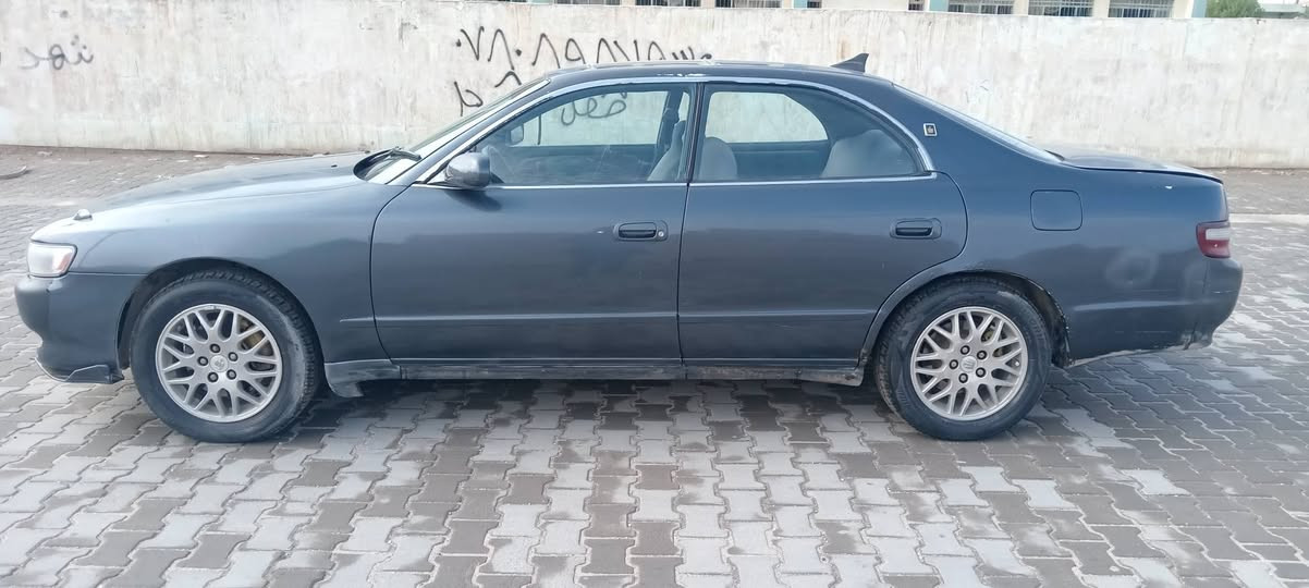 سلام عليكم للبيع شيزر كفاله من كلشي كص ونقل جثه ورسميات بسمي رقم انكليزي مكينه ٢٥٠٠ سعره 50 بيه مجال تخم تاير  تبريد شغال مكان السياره نجف ناحية العباسيه هاذا رقم صاحب السياره ***********
