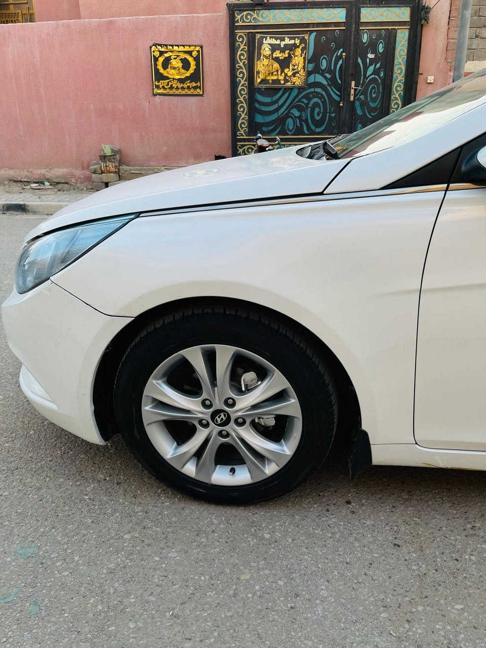 سلام عليكم سياره سوناتا 2012 خليجي رقم بصره مشروع وطني سياره مكفولة كفاله عامه وجاهزه من كلشي شرط سونار مكينه وكير مكفولات السعر 128وبيهه مجال بسيط
العنوان بصره قضاء المدينة 
لاتصال ***********
