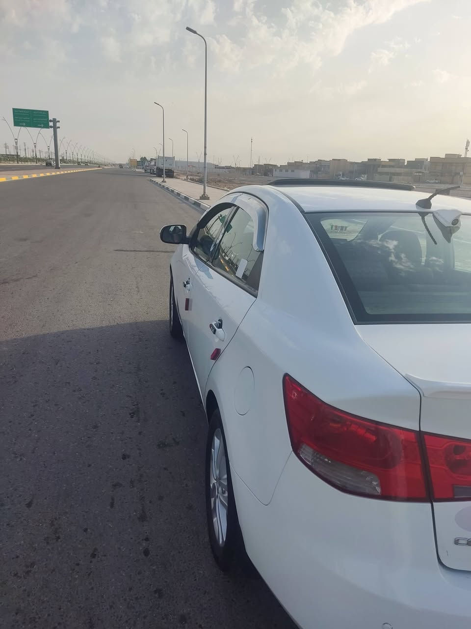 سلام عليكم كيا سيراتو موديل 2011 وارد خليجي سيارة كل معلومات البدي مرفقة بالسونار سيار فول تحكم نمر بالستيرن .گير 6نمر اوتو وعادي  محرك دووش سيارة بسمي .وشرط ماتذب علية ربع كامله مكمله رقم دولي بصرة  رقمي *********** السعر 98
