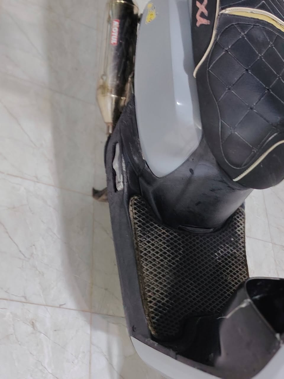 للبيع  بوليس حديث 2014 نوزل مصطره حديث ياباني   كفاله عامه دراجه مزوعه تزويد
1.كلجات رياضي WFاصلي
2.صدر امامي رياضي
3.صدر خلفي رياضي فول
4.فج معه الطاسه رياضي
5.استاند صفح
6.قطره دهن مكينه
7.قطره دهن اكل
8.سيابه تزويد اصلي
9.جامرلغ كاربون
10.صالانه رياضي اصلي صوت طرب
11.تعلاكه وسط
 12.ليت زنون اصلي عالي ناصي زنون 
 شرط شلعه  تشك الكاع ومعدل دراجه بصمه نكره ابكل وكت
سعر خاص او اتصل مكان ديالى بعقوبة فلكت الأمين رقم الهاتف *********** والخاص مفتوح
