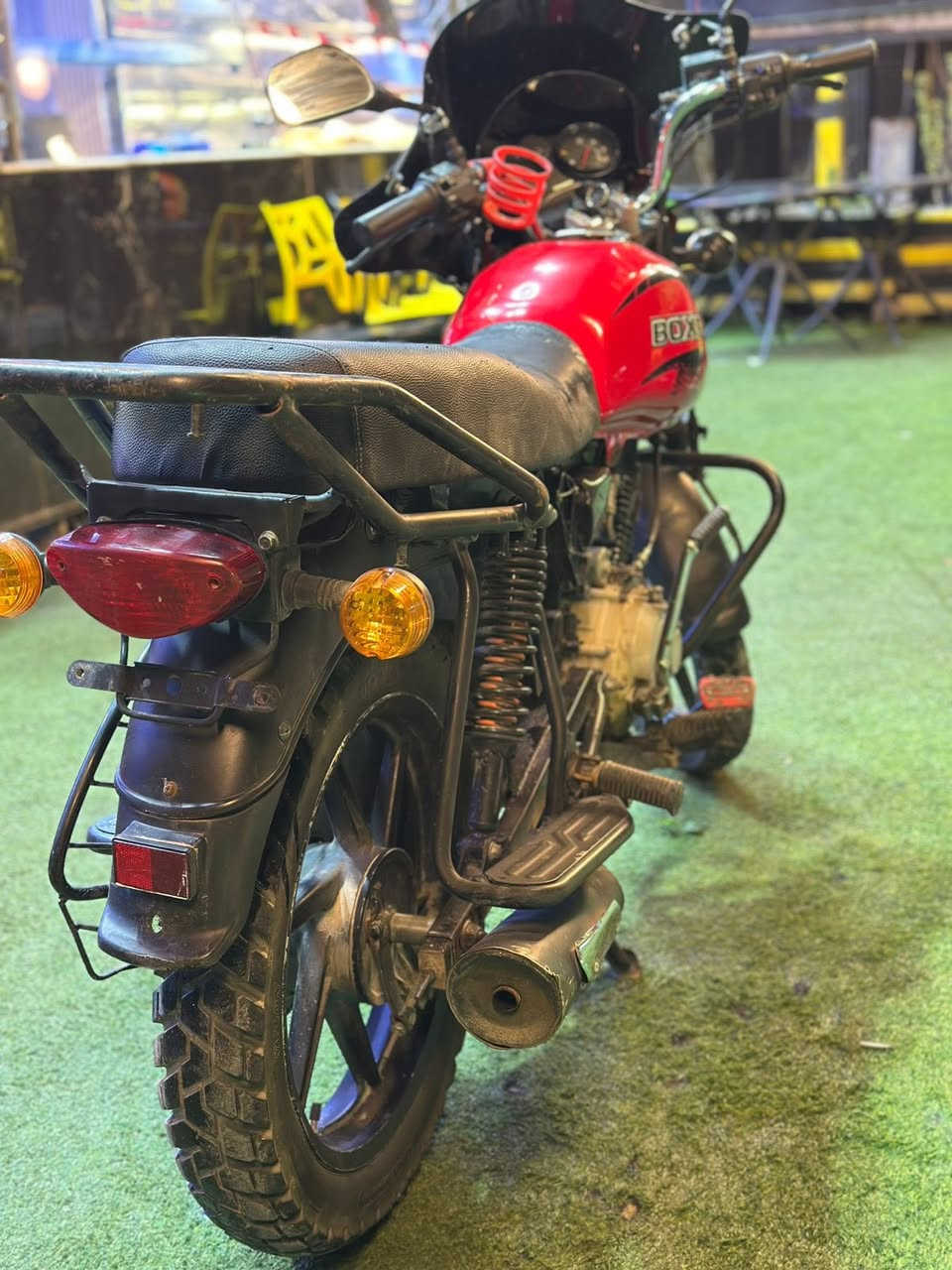 السلام عليكم بوكسر 21 مجفته مره وحده ما مرقمه كير نضيف و كشر نضيف و كهربائياته كلها شغاله نقصها بس صفاحية يمنه الباقي خــير من الله شغل و توكل على الله السعر مليون و 300 و بيها مجال مكاني بغداد الرصافه 

*********** ما متوفر على الفيس و الماسنجر اتصل على الرقم متوفر واتساب
