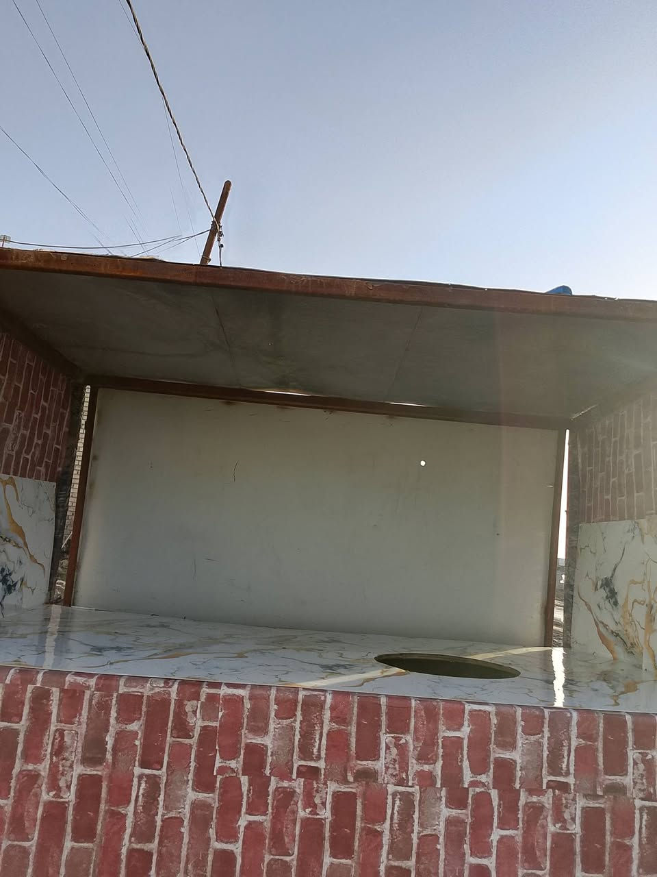 كشك للبيع
القياسات مترين في متر والارتفاع مترين وشوية
السعر 250 بي مجال
عنوان الجربوعية الثانية يم الصيطرة
***********
