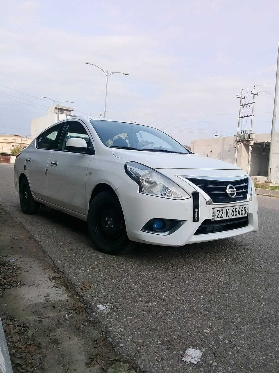 السلام عليكم نيسان صني موديل 22 رقم اربيل سنويه جديده هزه جديده السياره جاهزه ماتصرف عليهه ربع السيارة نضيفة ومالت بيت بليته زركة ضرر السيارة جامرلغ السكن تعديل ع بارد بدون تبديل تخم تايرات جديده باتري جديد السيارة ماشية 38 ميل وتجي شوف السيارة السيارة احلى من الصور السعر 122 وبيه مجال  كابون بانزين بيه تحويل ثاني يوم الرقم *********** مكاني كركوك
