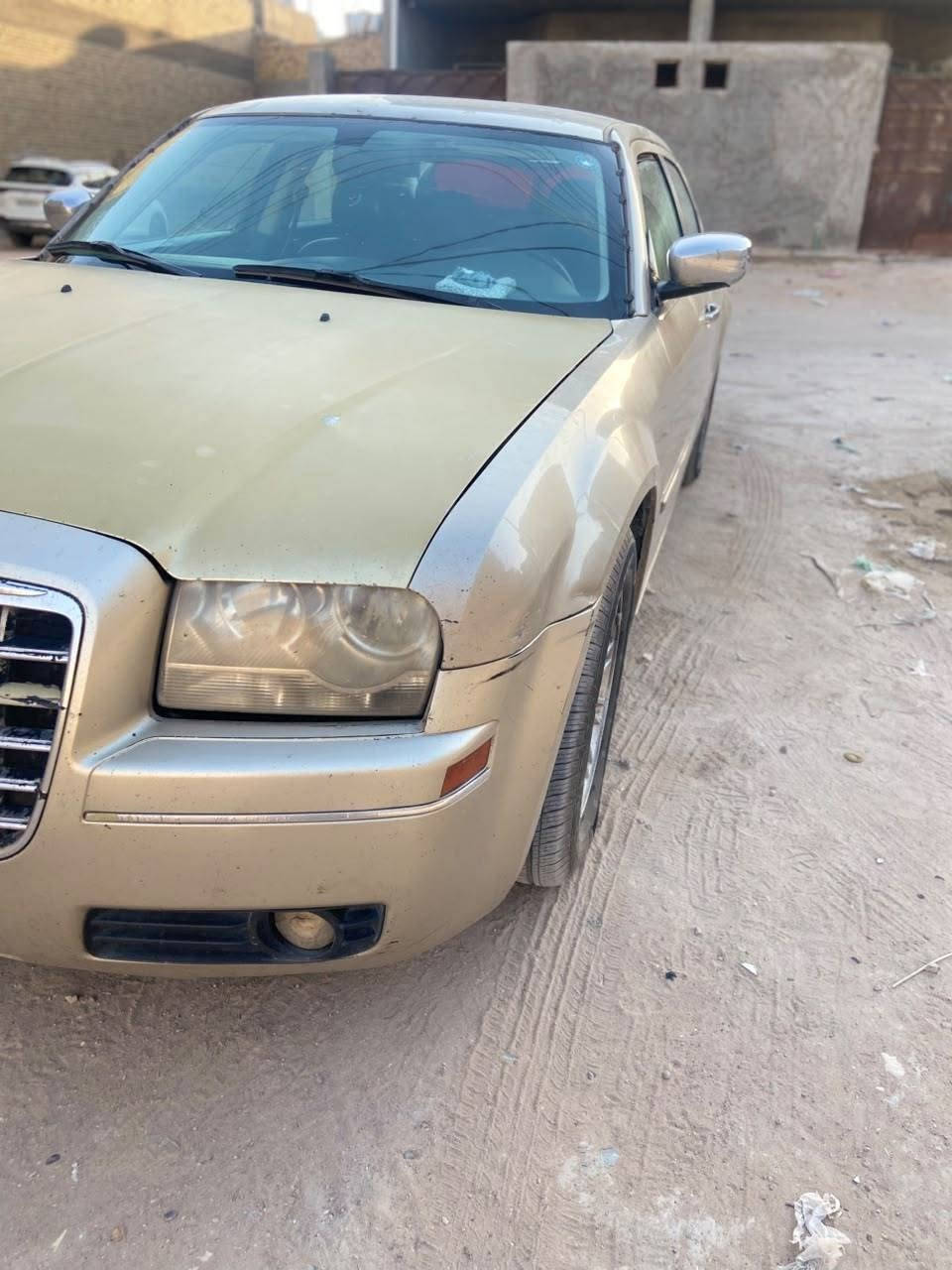 السلام عليكم أوباما 2008
بيها جاملغ خلفي وطخه بالكدام 

تخم تاير جديد للاستفسار ***********
 رقم اربيل انكليزي باسمي مكان النجف الاشرف
