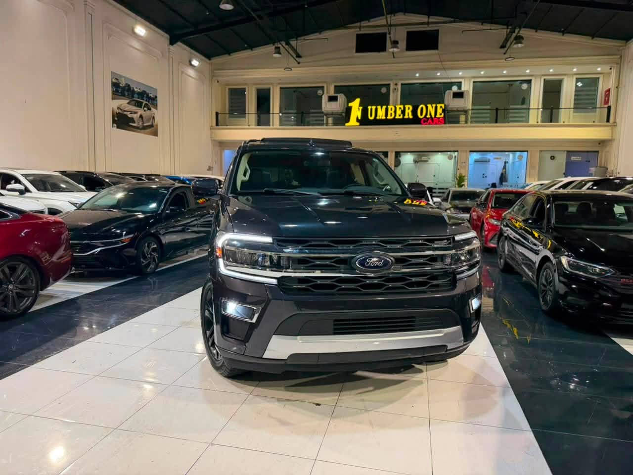 السلام عليكم
فورد اكسبديشن للبيع 

موديل 2024 

موصفات XLT بلاس 

بنوراما 

4x4

كشن تبريد /حار 

باقي موصفات موجودة بصور 

شاصي قصير 

صبخ قطعتين بنيد و جملخ جهد السكن 

فحص و هزه 100/100 
ماشيه 26.000مايل 

سعره 28.500$ 

بدون رقم 

العنوان أربيل 

للتفاصيل اكثر 

*********** وتساب 

*********** وتساب
