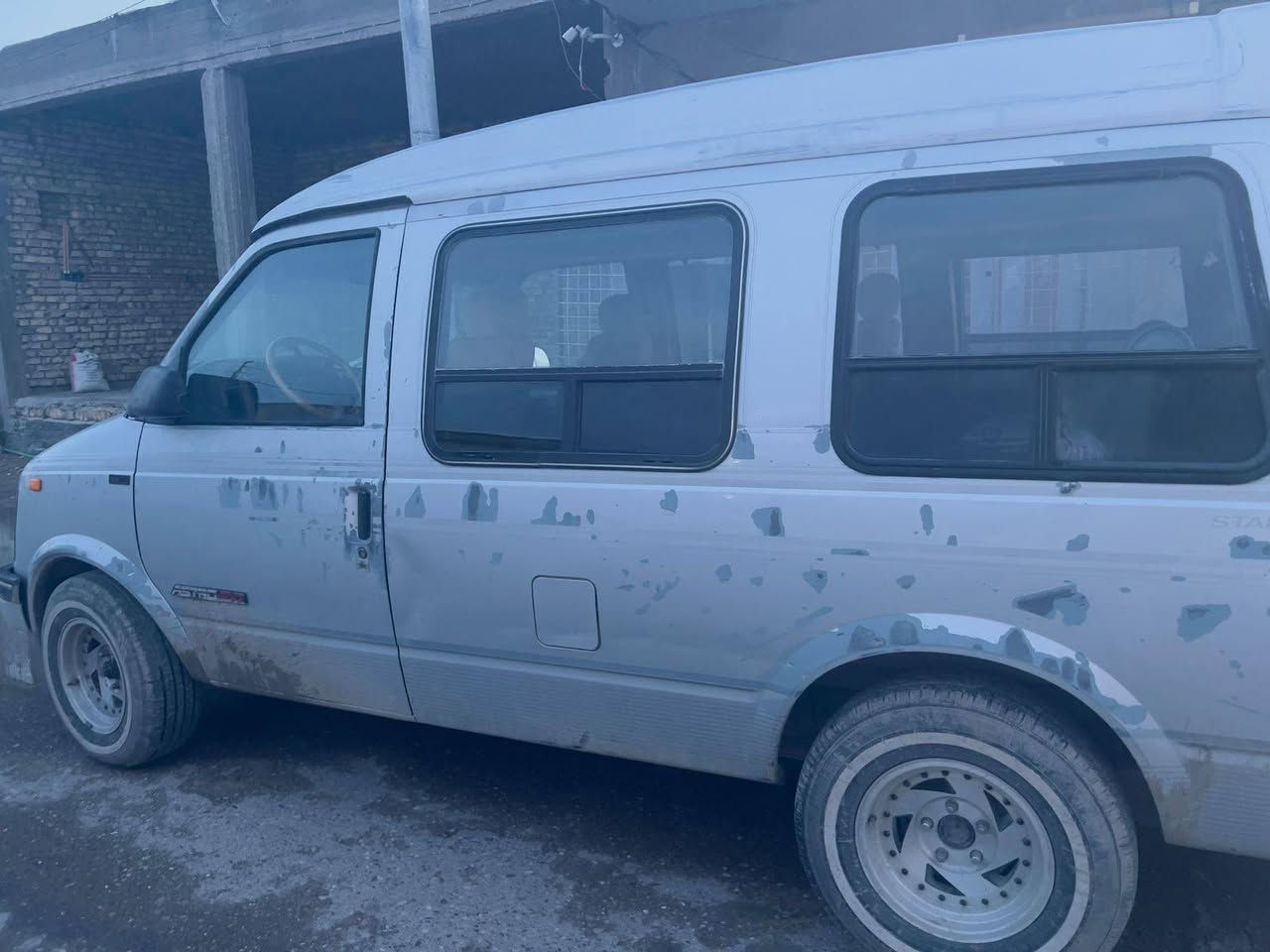 السلام عليكم فإن استرو لبيع رقم انكليزي كربلاء حمل موديل 1991السعر 40مكان بغداد رقم هاتف ***********
