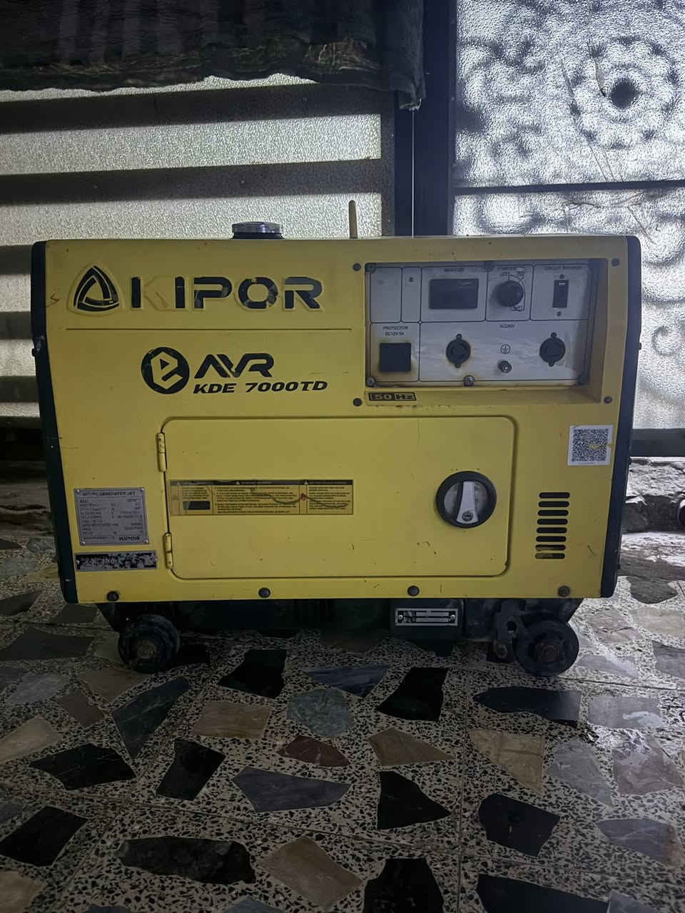 مولده  كاز .كاتم .  7 كيفي 28 امبير . مولده كلش نضيفه مستخدمه شي قليل  بلاديه مداخله اي تصليح نكره بالتشغيل على وضع لشركه . اخت الجديده 
مكاني شعب شارع مدارس. بغداد سعر800
للاتصال  ***********
