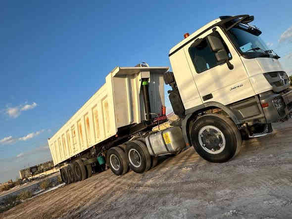 للبيع عربانه اطلس اماراتيه 2014كفاله عامه شراي يتصل ***********📞
