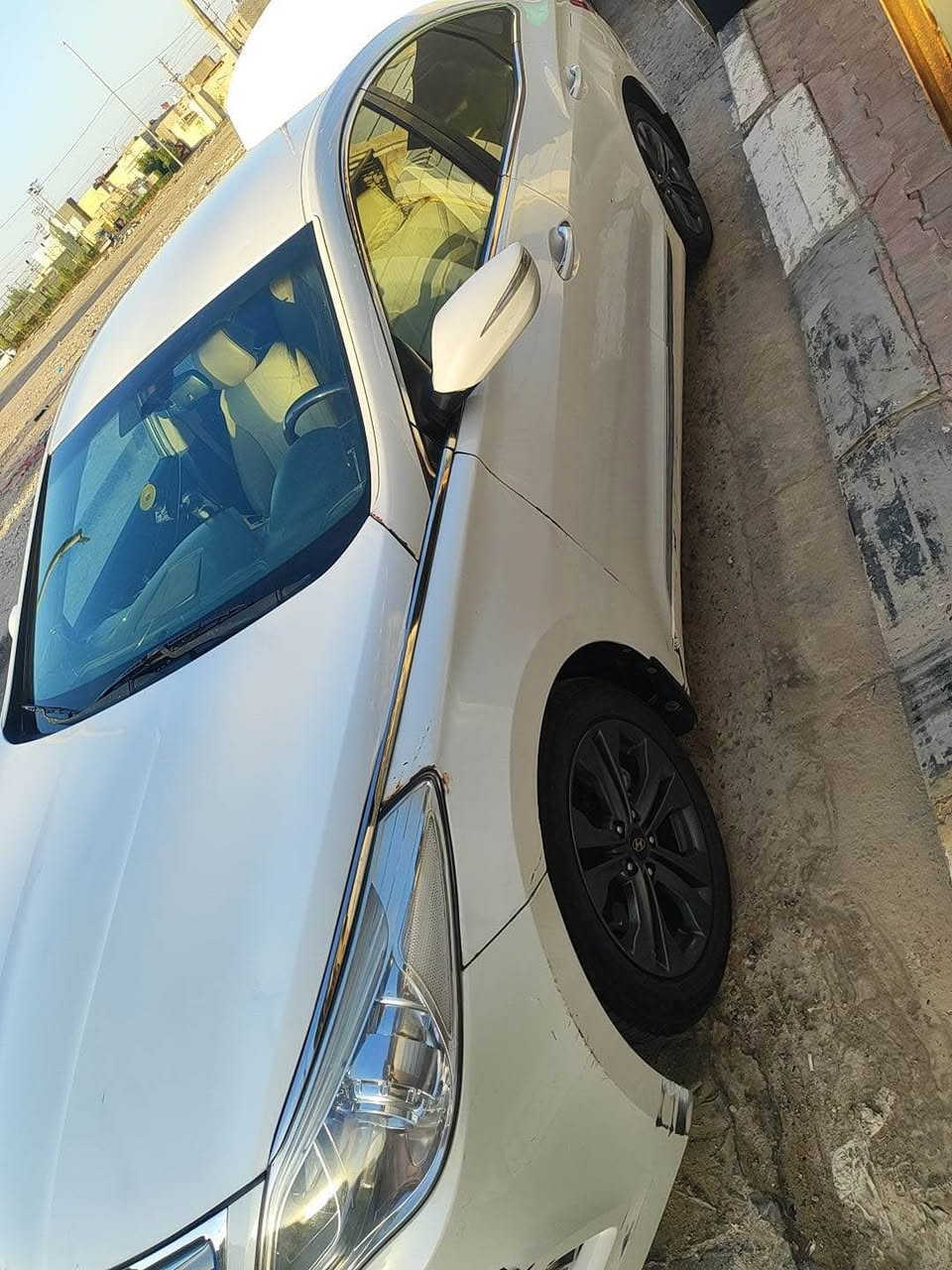 هونداي ازيرا خليجي موديل 2015 
رقم بصرة تحويل سنوية منتهية
محرك 3000 (مفتوح كازكيت) 
بيها ضربة بالبجم بالعراق عدنه

بردات ابواب خلفية 
بردة جامة خلفية كهربائية 
مري شفط + انارة ترحيبية 
تبريد حلو كير مكينة حداده نص 
ويل 17 

السعر 95$ وبيه مجال 
مكان السيارة البصرة نواب الضباط 
للاستفسار: *********** البصرة, العراق
