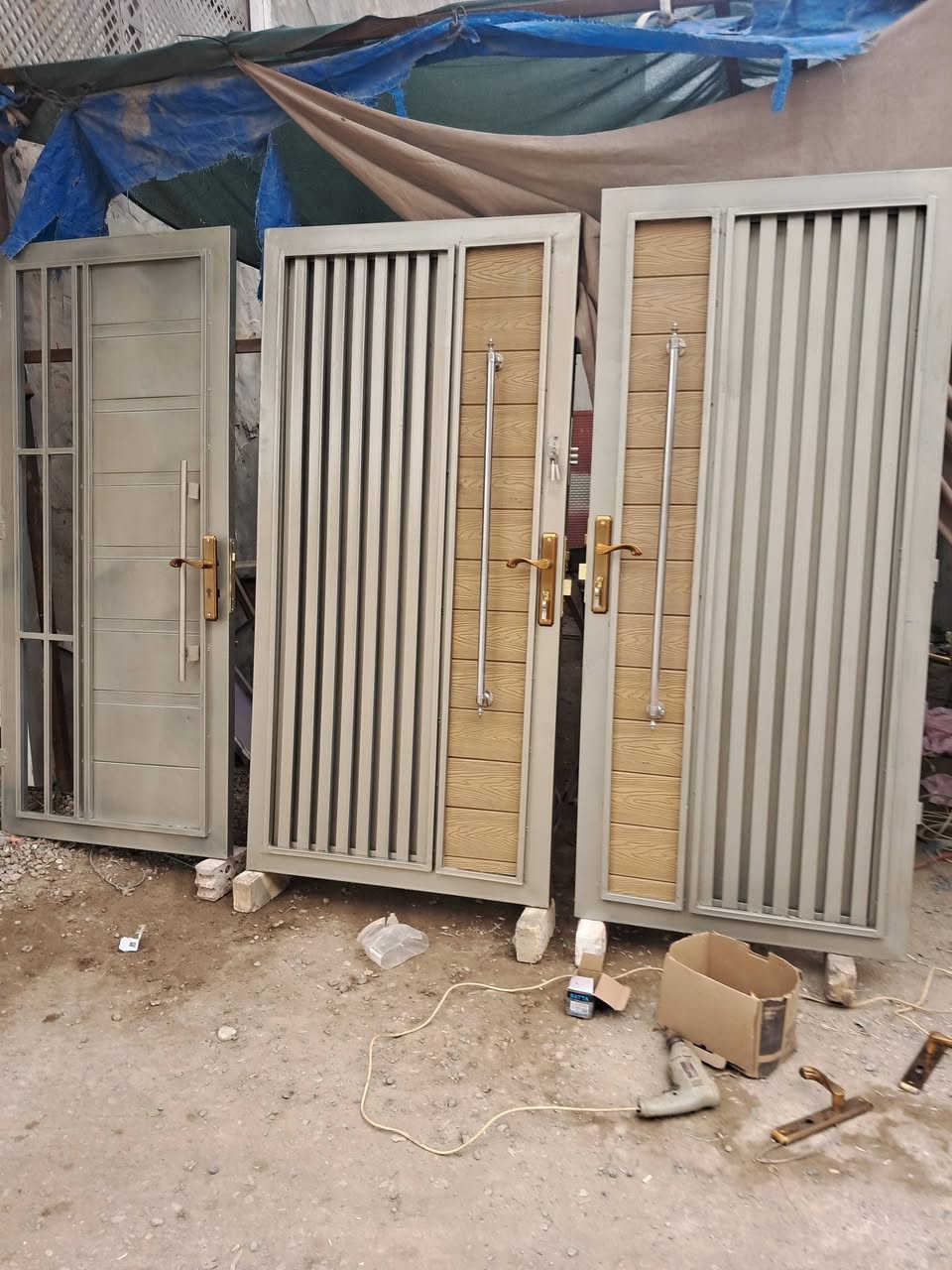 أبواب بديل لقاصه لحديد بشرط مليمين وكيلونات اثنان زاد كيلون سري  مناسب حيل ديالى بعقوبه ***********بشرط لقناعه
