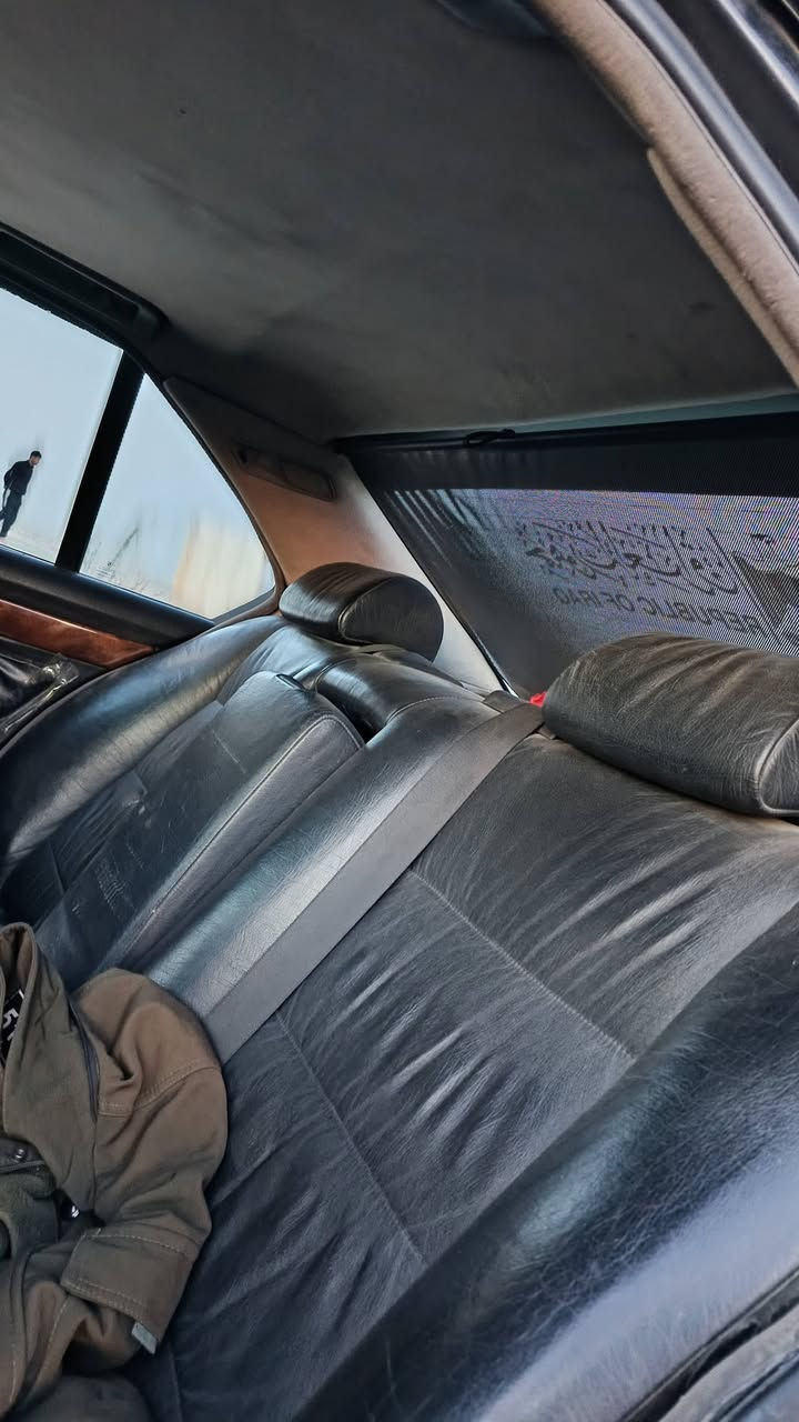 540i أصل
موديل1994 بدون أي ضربه محرك كير شرط غرفه جلد كهرب فتحه سلايت كزوز رياضي  سياره جاهزه رقم اجنبي موصل 83وبيها مجال ***********
