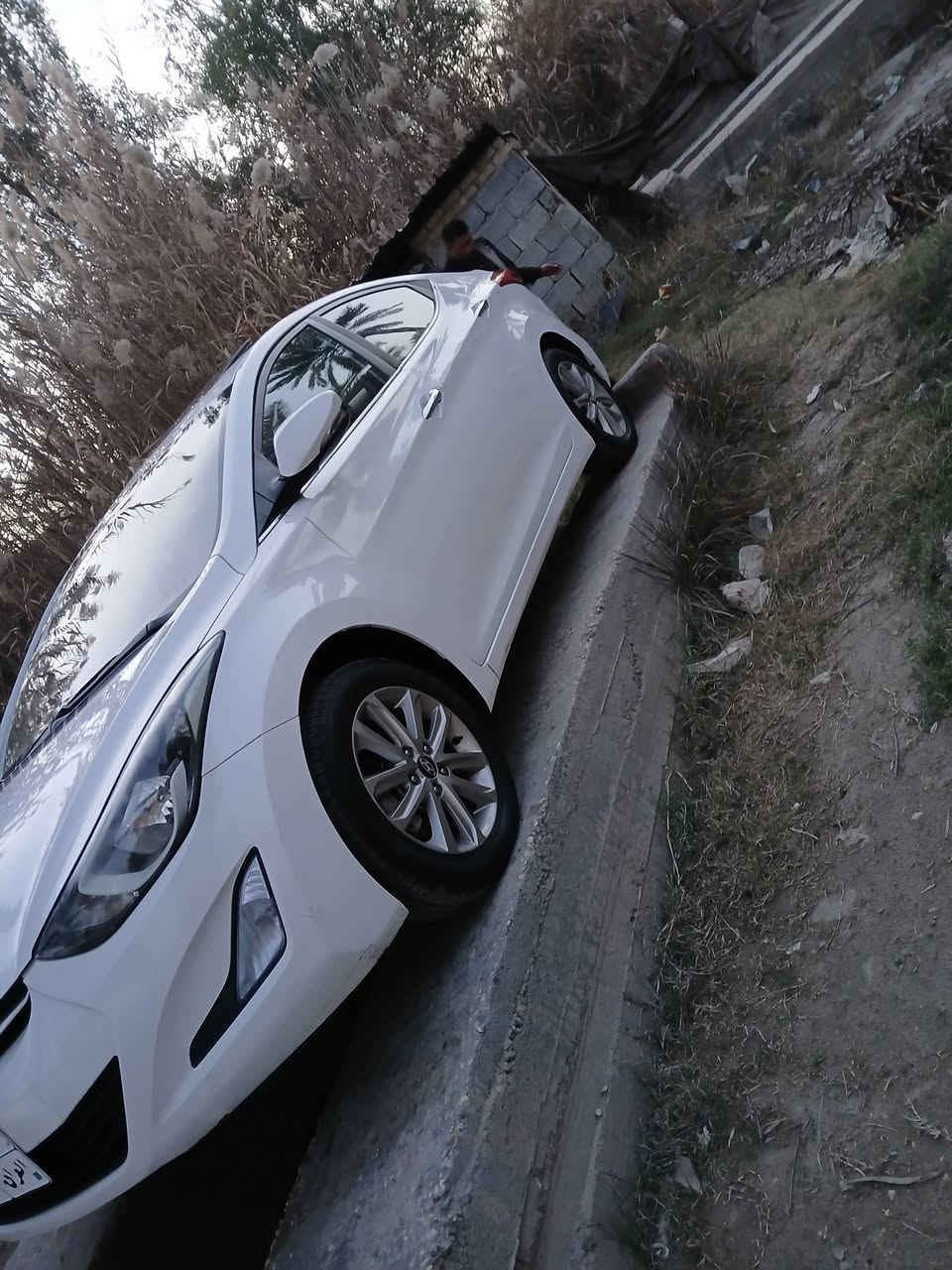 السلام عليكم النتره  للبيع مويل 15 خليجي فول مواصفات تخم تاير سياره جديده بيه بس باب سايق مبدل ول باقي كفاله المكان كربلاء رقم اربيل الماني  تريد وكاله تريد تحويل سعر125 وبيه مجال رقم الهاتف ***********
