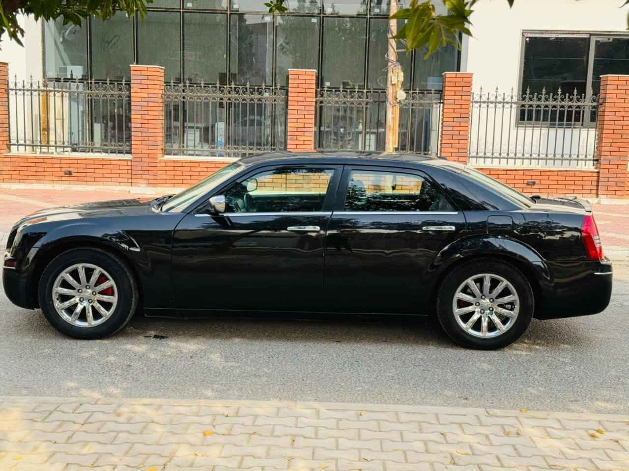 السلا م عليكم ورحمة أوباما 2010 كير مكينة ٣٥٠٠ كفالة السيارة جاهزة مابيها نقص حدادية تخم تاير جديد كهربائيات كلها شغالة رقم أربيل  دولي بسمي تحويل مباشر السونار مرفوق وية الصور مكانها واسط صويرة *********** السعر ١٢٥ وبي مجال قليل
