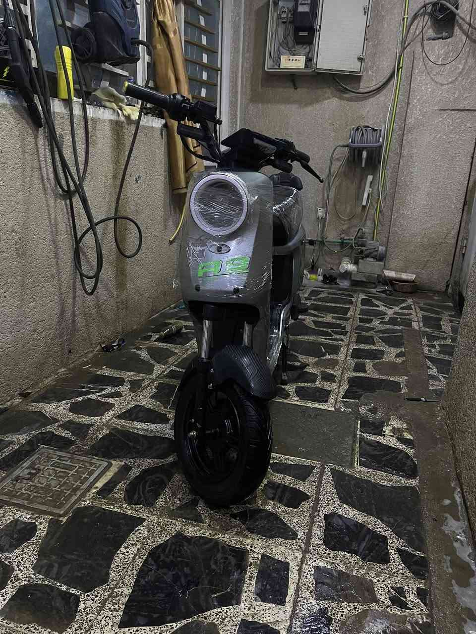 دراجه R9للبيع
موديل 2025
دراجه مستعمله شهر ونص
بطاريات وينلي
36V
جاملغ كاربون فايبر 
 صدر دبلات رياضي اصفر
يدات رياضي اصفر 
ولف رياضي اصفر 
بيه نقوصات كلش قليل 
سعر 450 وبيه مجال 
الاستفسار+964 770 251 7080

‭٠٧٧٦ ٦٩٣ ١١٧٣‬
