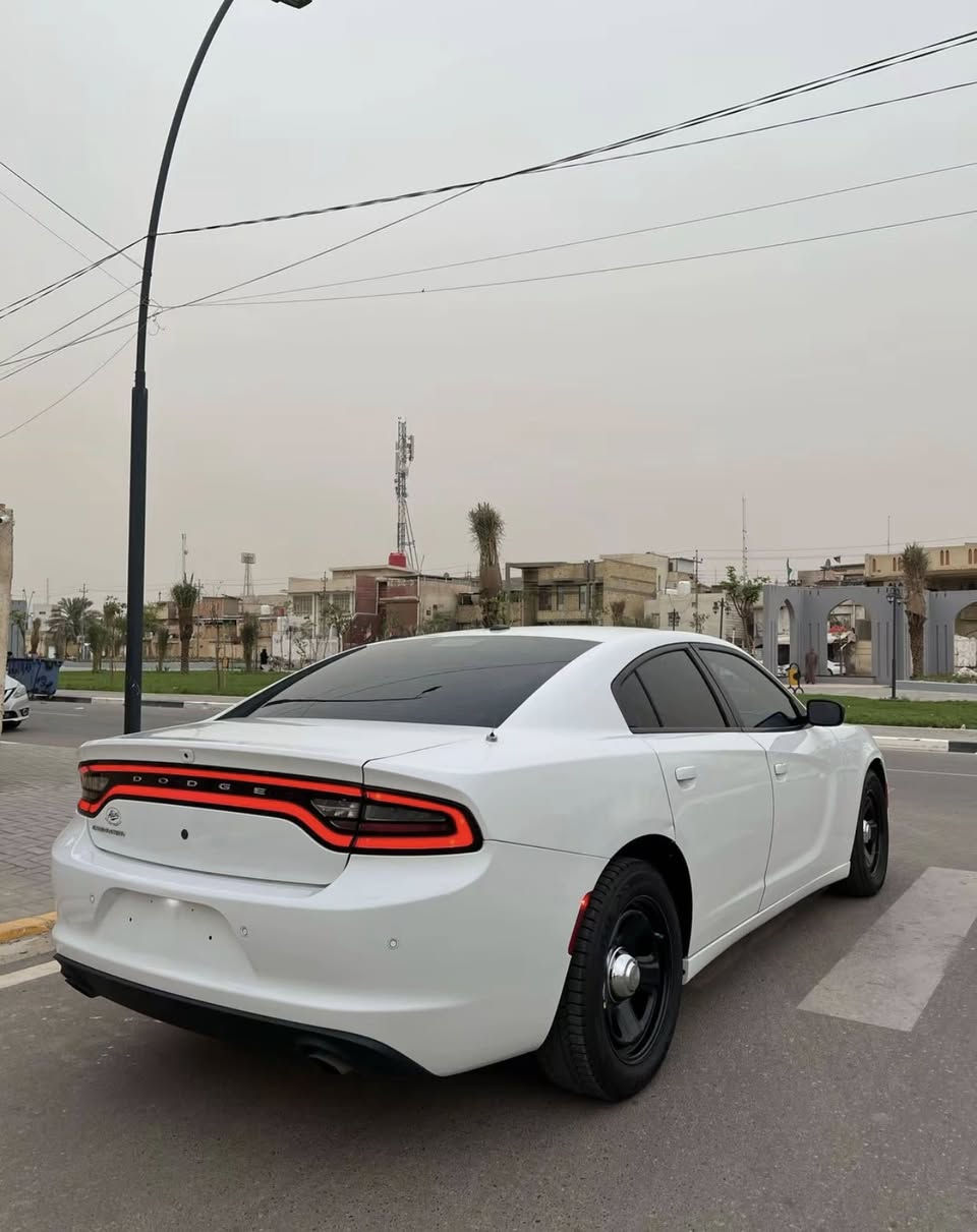 السلام عليكم
دوج جارجر 2023 بوليسي للبيع 
***********
