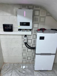 مو لازم تعيش بعد على مزاج الكهرباء الوطنية 🌙 مع الطاقة الشمسية ✔️ كهرب...