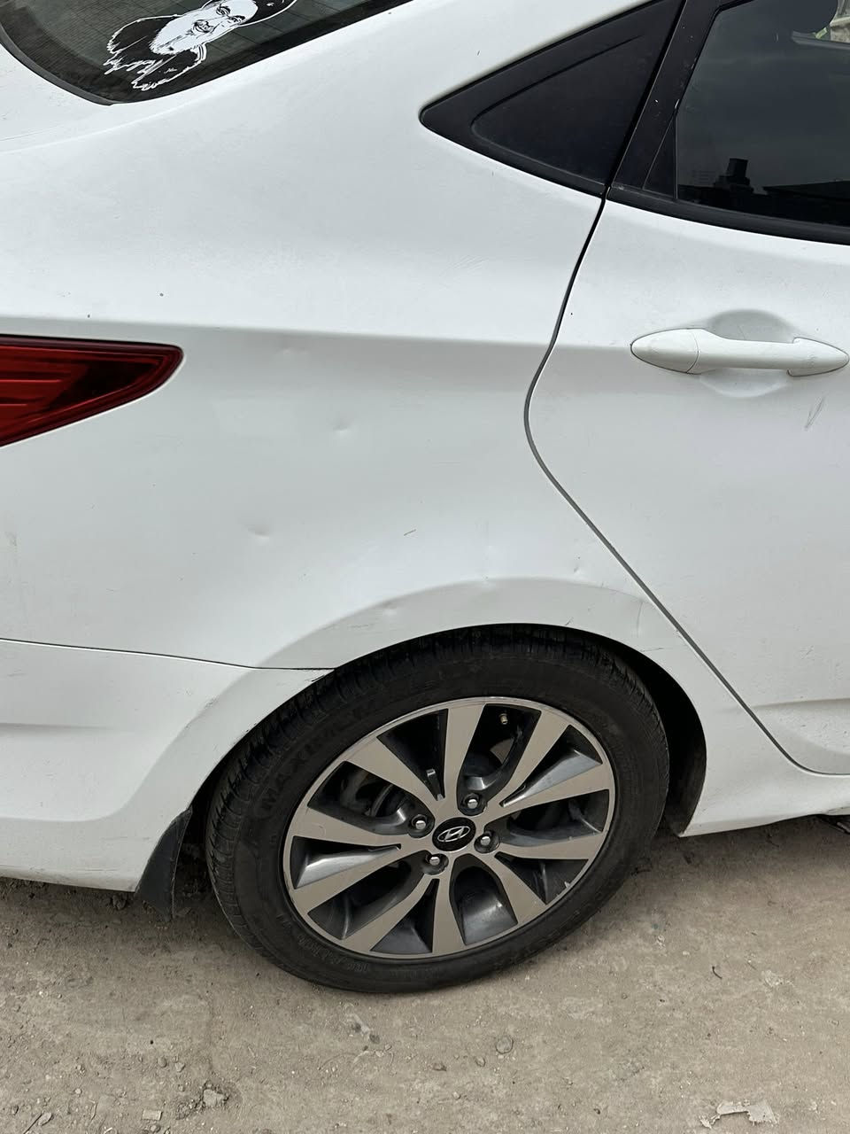 السلام عليكم اكسنت خليجي مديل 2016 بيها بس جاملغ الامامي بي بارد ويبها طخات موجدات بل صور سياره ماشيه ٧٨ مكانها بغداد بسمي تحويل ثاني يوم سعرها 115 وبيها مجال رقمي ***********
