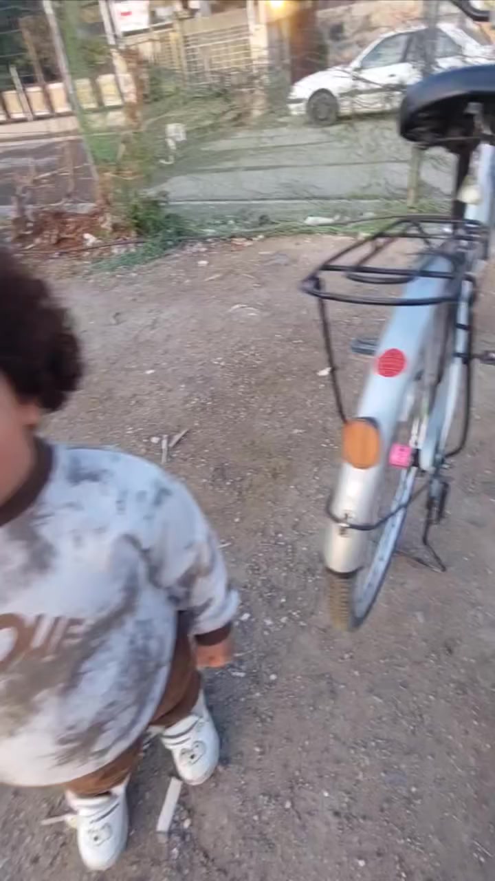 السلام عليكم بايسكل بناتي حجم 26 موديل 2020 كامل مابي نقص فقك البريك الكدام للبيع او للمراوس السعر 65 المكان بغداد الشعب حي اور للستفسار *********** بي واتساب
