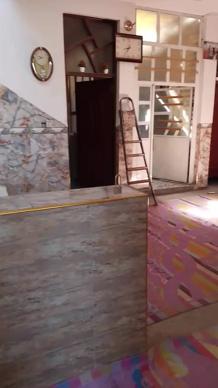 الدار للبيع العنوان العبيدي مقابل اعداديه صفيه 
المساحه 155متر
واجهه 11نزال 15
للاستفسار ***********
