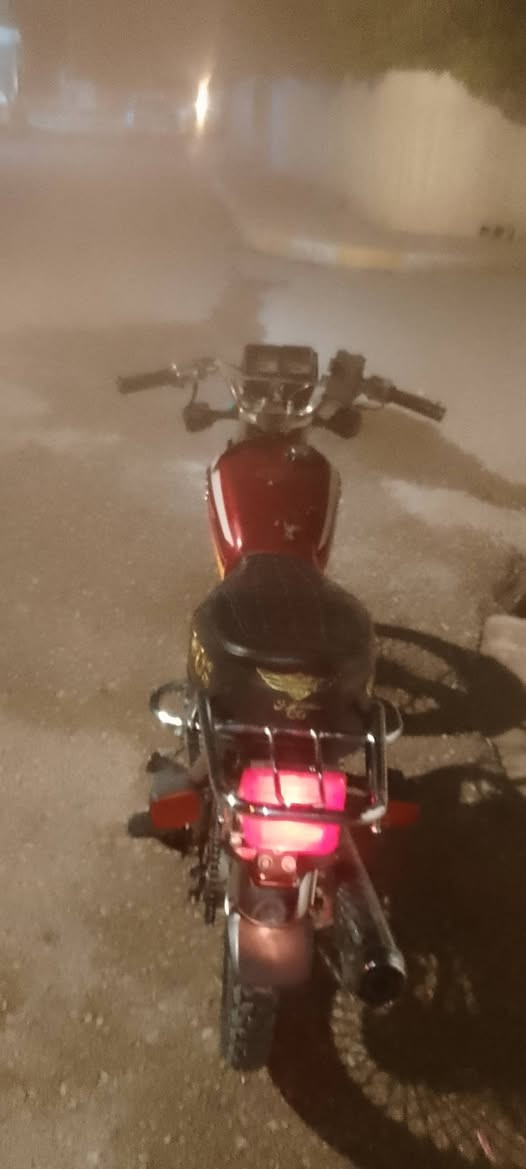 سلام عليكم عندي دراجه للبيع موديل 22شرط لاصرف ولا بخار كهربائيات كلها شغال مستعجل للبيع سعر 240بي مجال للطيبين رقم ***********
