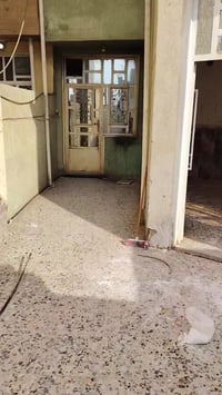 يوجود بيت للبيع +  رهنية  المنطقة الف شارع ابو شيرين مساحة بيت 120 طاب...