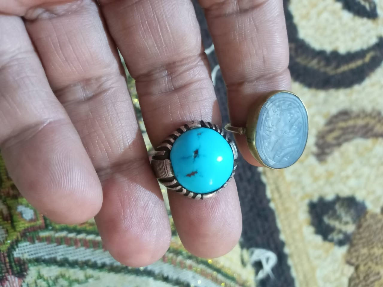 رضويه صياغه ثقيله ويمانيه مخطوطه
سعر القطعتين 100 قفل لايوجد توصيل مكانهم البصره واتساب ***********
