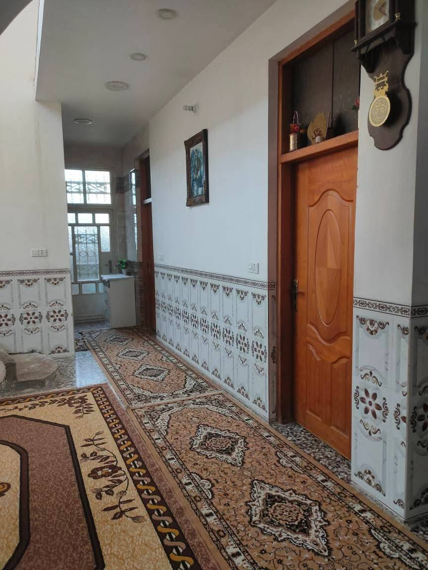 دار للبيع مساحه 200م
غرفتين نوم +استقبال 

موقع مميز بناء درجه اولى 

ملك صرف سكني ع طابو الشعب

الواجه 10*20

الموقع بغداد بوب الشام 

بالقرب من شارع السوق 

للتواصل ***********
