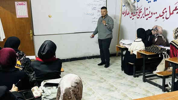 جانب من محاضرة العربي #لدكتور_حيدر_الشمري 
          ((( لطالبات السادس العلمي للبنات )))

معهد الكفيل  للمجاميع المصغرة  والدورات الدائميه ولكافة المراحل الدراسية..
التسجيل مفتوح بكادر مميز والأول على مستوى المحافظة 
🚨متابعة يومية 
🚨إمتحانات شهرية 
🚨مراجعة للامتحانات الوزارية 

العنوان : حي العسكري شارع 30 / قرب اسواق الباشا 
هاتف المعهد :***********
