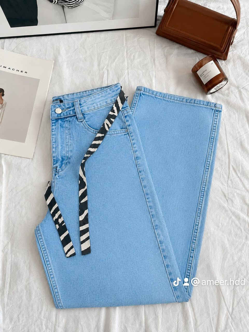 بنطلون بَكي ترند 2026 😍❤️

ستايل عصري بقصّة Baggy الواسعة المريحة، يمنحك إطلالة كاجوال أنيقة ومواكبة للموضة. 👖

✔️ قماش جينز تركي 🇹🇷🇹🇷 عالي الجودة، ناعم ومريح باللبس اليومي.
✔️ قصّة واسعة حديثة تعطي حرية بالحركة 💕
✔️ خصر مريح مع حزام قماش بدزاين أنيق يضيف لمسة عصرية.
✔️ سهل التنسيق مع القمصان، التيشيرتات والسبورتات 

القياسات / 38 / 40 / 42 / 44 / 46 / 48 / 
السعر 19  الف 
🚘 يوجد خدمة توصيل لجميع محافظات العراق 3 الاف 🚘


**إذا كنت صاحب هذا الإعلان وتريد حذفه لأي سبب، رجاءا أرسل رسالة إلى الدعم الفني**