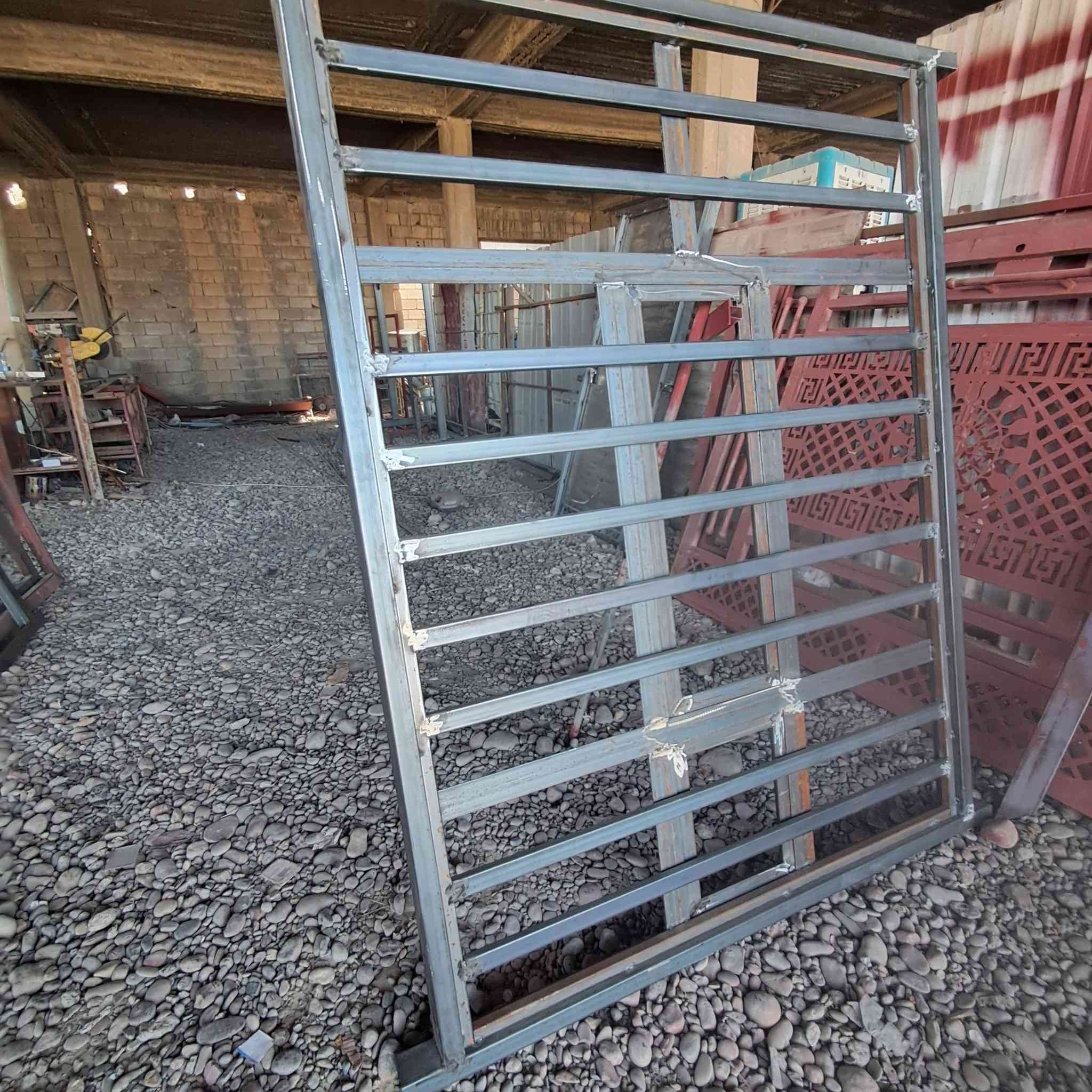 باب كبس   
شبابيك عدد ٢   تفصال حديد تركي ١،٥
السعر ٣٥٠ ***********
