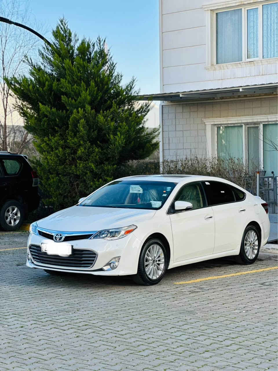 تۆیۆتا ئەڤلۆن ٢٠١٣ سفری شەریکەی جیهان لیمیتدد
ناو زەرد و سڵاید بەسمە پەردە 
کوشن سارد و گەرم و خەزن 
سەیارەکە بێ بۆیاخ و بێ ساردە ٢-٣ pdr بچوکی هەیە 
پێوەی دیار نیە پارچە کراوەو پارچە گۆڕاوی نیە 
١٥٠ هەزار ڕۆشتوە 
گێڕ و مەکینە بە شەرت نەکراوەتەوەو نەگۆڕاوە
کامل سێرڤز کراوە ٤ تایە و ویلی بیلادی لەسەرە 
هیچ نوقسانی  تیانیە 
سەنەوی و ڕەقەم تازەیە تا ٢٠٣٠ بە ناوی خۆمەوەیە 
نرخ :٢١٨ 
*********** السليمانية, العراق
