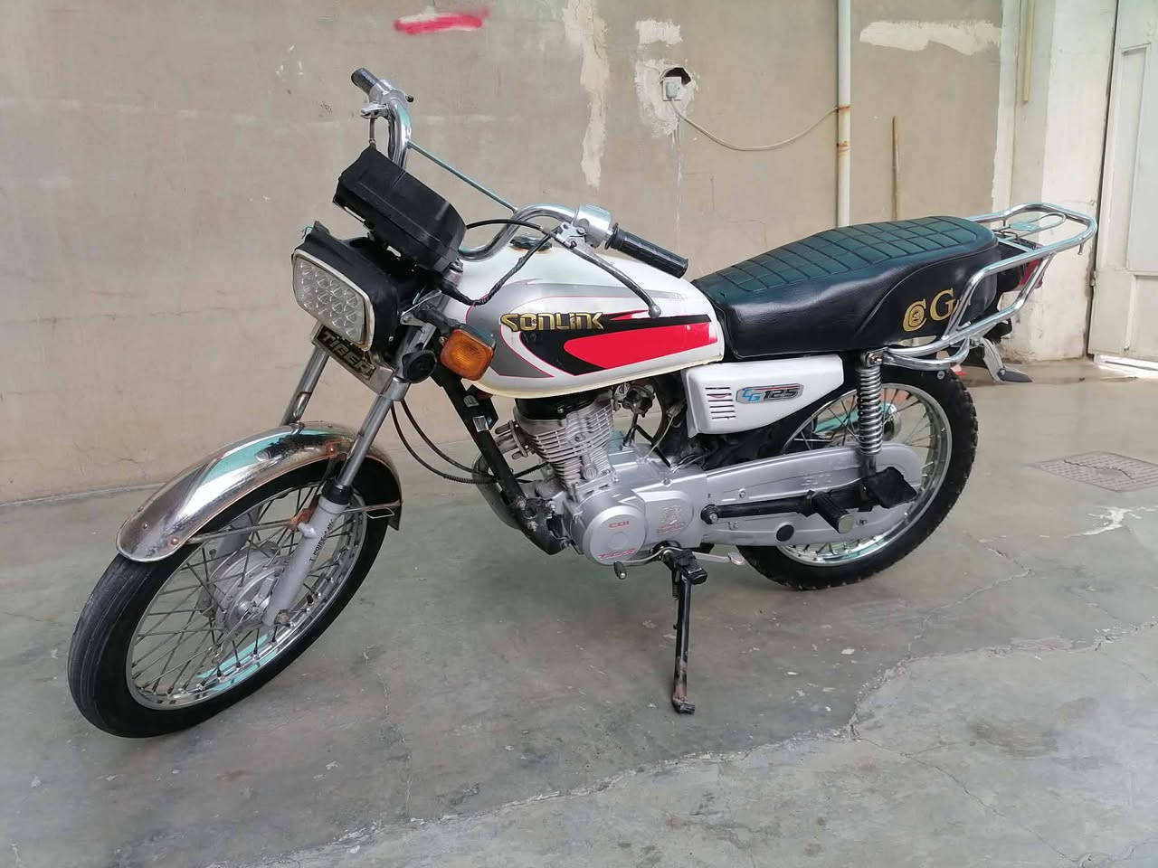 سلام عليك اخوان عندي هاي مطور موديل 2019محرك مفتوح بةس مابي صوت كربايات كلة اشتغل طيارات هم زين سعر 425 بيهة مجال قليل مكان
كركوك


**إذا كنت صاحب هذا الإعلان وتريد حذفه لأي سبب، رجاءا أرسل رسالة إلى الدعم الفني**