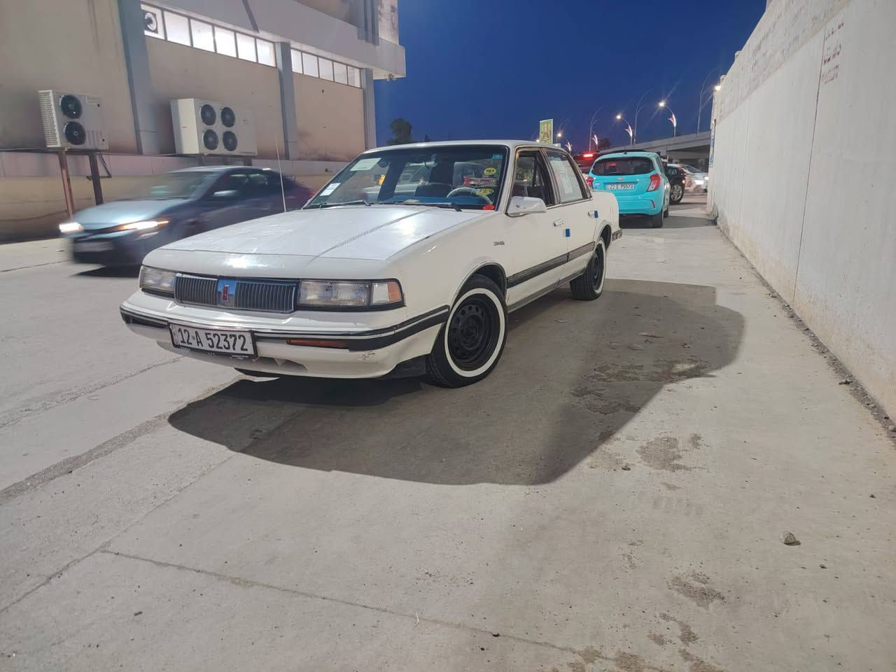 سلام عليكم اولدز موبل موديل 1990 رقم نينوى نكليزي سنويه لغايه 2030 شرط التحويل صاحب السنويه بكركوك دفتر بانزين موجود سياره بدون اي ضربه وحادث وخياس بشرط صدر نص عمر  4 تايرات جديده كهربائيات كله شغاله داخل وخارج لايت زينول شاشه عنواني كركوك سعر المطلوب 38 وبي مجال قليل الاستفسار الاتصال بالرقم ***********

