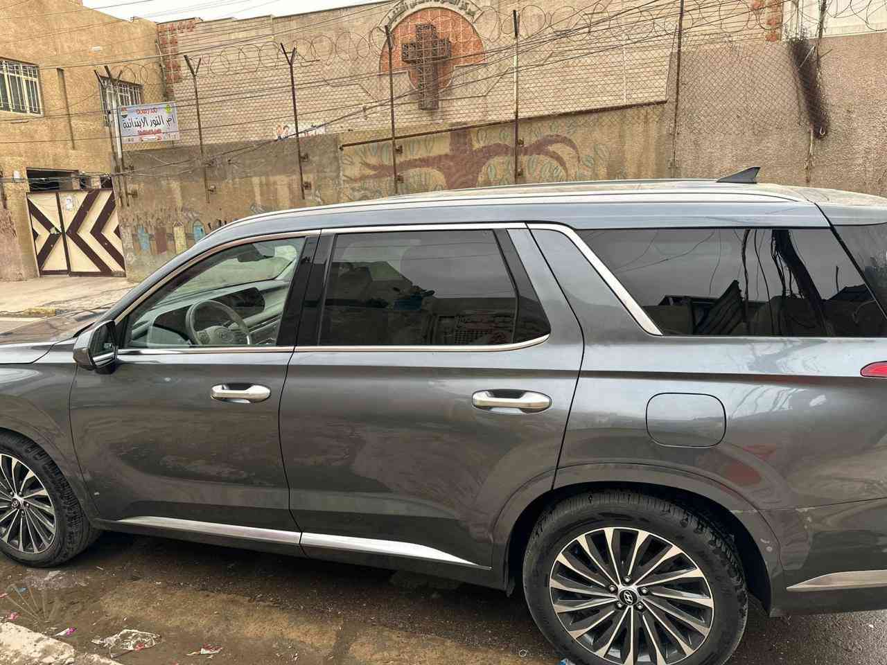 السلام عليكم

هيونداي بالسايد كالكرافي اعلى فئه

 موديل 2024

رقم بغداد بأسمي 

حجم المكينة 6 سلندر 3800 

ماشية = 8000 الف كم حقيقي

حادث السيارة ( موجود بالمنشور ) 

مواصفات السيارة : فول اعلى فئة ( كشن مساج - اوتو بارك - 5 كامرات - سقف كنتارة - فتحة سقف + بانورما - قيادة ذاتية - داتو شو  -رادارات خلفية وجانبية وامامية - كشنات اسود خزن ميموري مع تدفئة وتبريد في جميع المقاعد الامامية والخلفية - 4 وضعيات قيادة - قراءاة خطوط السير والعلامات المرورية - صندوق كهرباء ذكي - 3 قطع تبريد - حساسات امامية وخلفية - دشبول شاشة ديجتل - دخول بصمة ذكي - سايد بريك كهرباء - اوتو هولد + نقطة عمياء - شاحن لاسلكي - مثبت سرعة - بدلات التغير السرع شفتات على المقود - مرايا جانبية هيتر + تعتيم - جميع الانظمة الاكتروني متوفرة في السيارة 

السيارة جدا نظيفة بدون نواقص ولا اي خلل كهربائي 

او ميكانيكي 

مكان السيارة : بغداد

السعر 270 وبيه مجال 

للتواصل ***********
