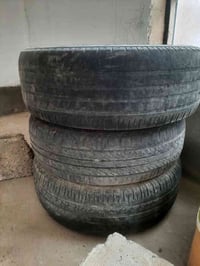 تايرات مستخدمه مابيها شي شتريت جديد وضلن عنديي ثنين منهن حجم 15 او واح...
