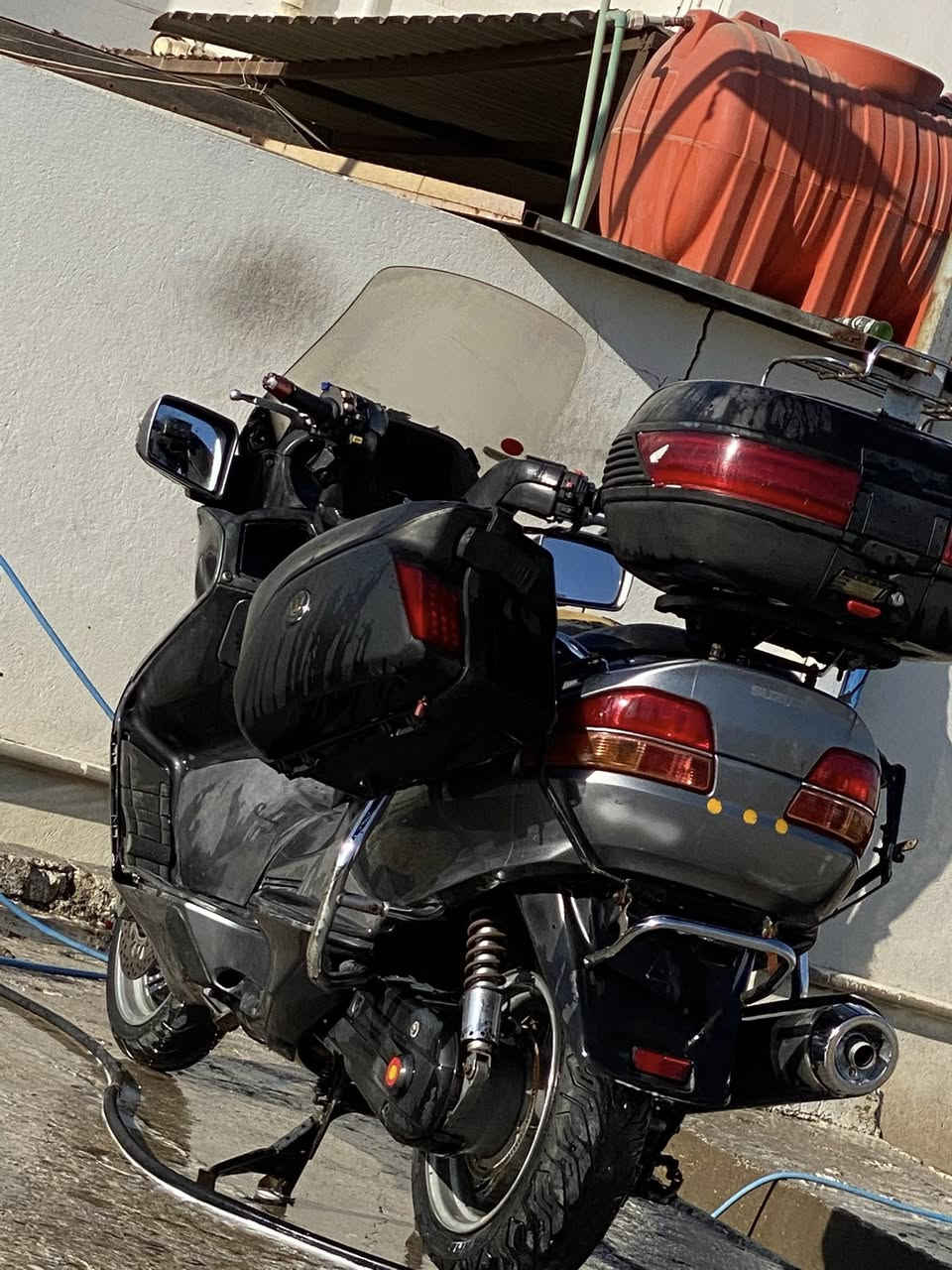 هذا الوحش للبيع مكينه ٦٥٠سكاي ويف بيه جنط اصليه صفح هم مواصفات مري شفط جامه سلايت كشن تدفئه بس لاغيهم اني مكينه وكير شكاكيات بس عوده تلحيظات بالكفر وسعره مناسب سبب البيع متوازي علمود علاج. رقمي ***********
