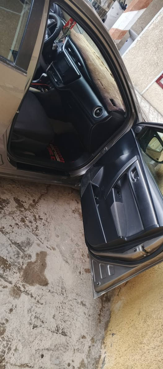 سلام عليكم 
تويوتا كورلا موديل 2018 LE 
وارد امريكي حادثها جاملغ امامي
 بداية لغد شاصي مكفول 
 بدون ايرباك وهنا بلعراق 
بيها جاملغ خلفي وباب صبغ 
‏مواصفات السيارة معروفة  Le
سياره كامله مابيها برغي نقص  
 كير مكنيه خير من الله 
مرفق صور الحادث معا سونار 
. رقم بغداد تحويل ثاني يوم.  

الـــــــــــــسعر : 124 

رقم صـــاحب سيارة: ***********/***********
مكان سياره: بغداد الراشدية
