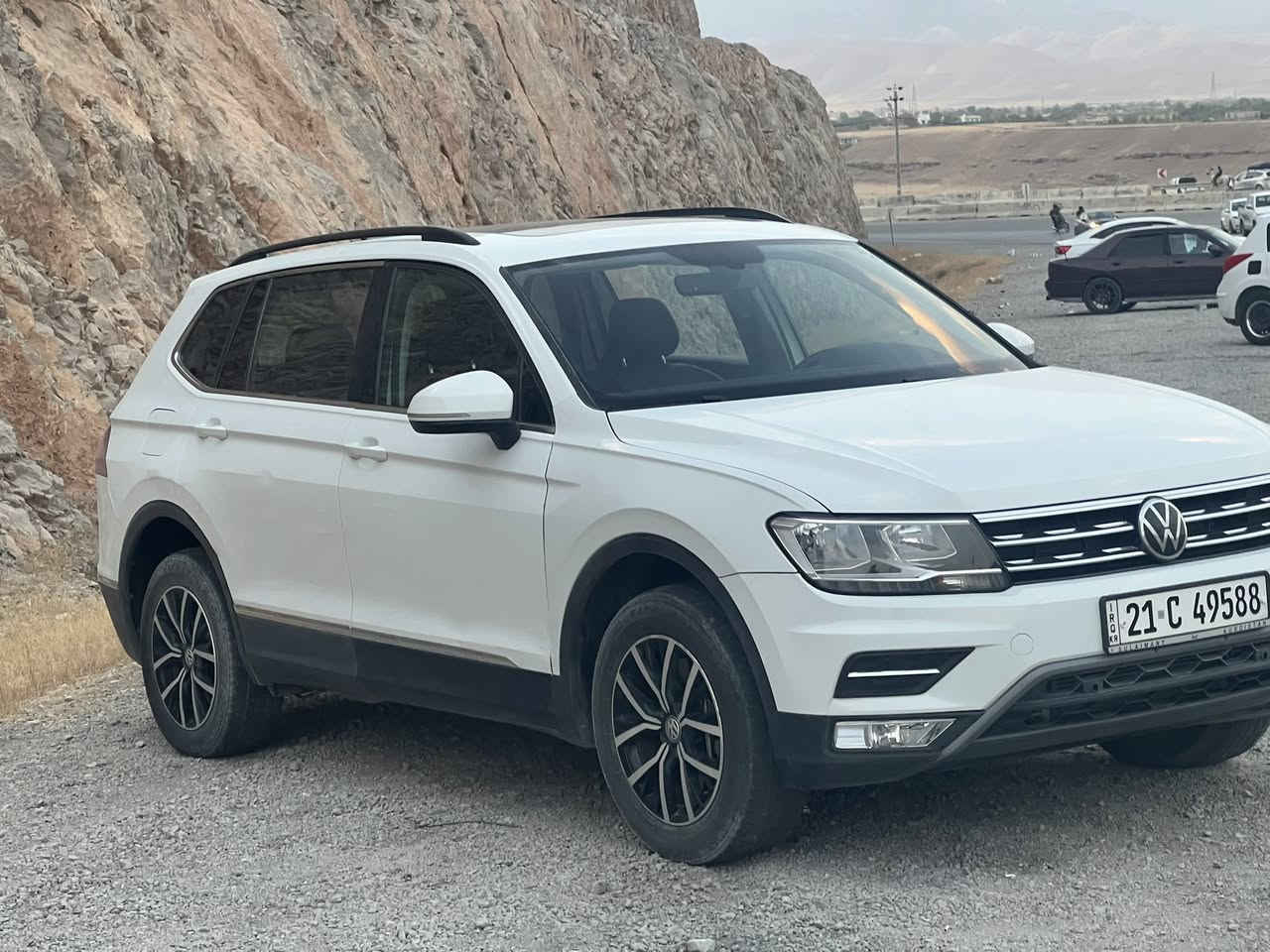 Volkswagen 
(تیگوان se ٢٠٢١) (tiguan se 2021)

سەیارەکە زۆۆر پاکو بێ کێشەیە فول مواسەفاتە پانۆرامایە
هەموو شتێکی سەیارەکە تازەیە ماڵی دۆستە، ٣ ڕیز کوشنە
تەنها ٤ پەنجە بۆیاخی هەیە بێ ئێرباگ سەیارەکە ڕوبەڕو زۆر جوانترە لە ڕەسم

٨٥٠٠٠ کیلۆمەتر رۆشتوە.

 بۆ فرۆشتن یان گۆڕینەوە سعر (١٨٩) و مەجالێکی کەم


**إذا كنت صاحب هذا الإعلان وتريد حذفه لأي سبب، رجاءا أرسل رسالة إلى الدعم الفني**