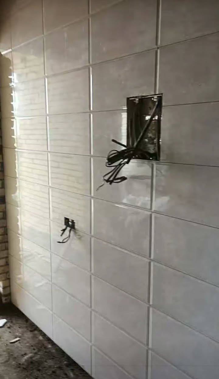 سلام عليكم خلفه مال سيراميك ولبخ وبناﮱ وجص وبورك ونثر خلفات عدنه وعمال وكادر كامل مال خلفات وعمال
(سكن بغداد البياع) 
(***********)
(ويوجد واتساب واتصال على واتساب)
