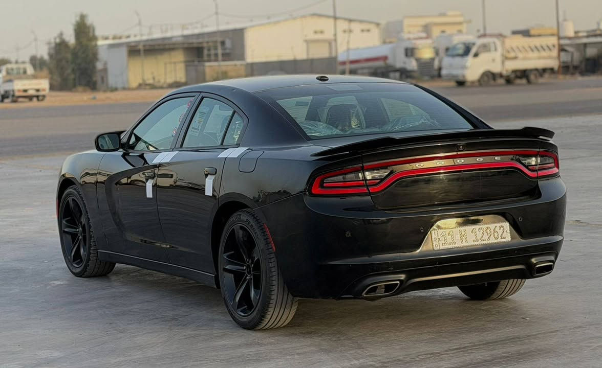 DODGE 🗽
السلام عليكم 
دوج جارجر 
موديل 2019
لون اسود 🖤
رقم بغداد تحويل مباشر 
مواصفات فول عده الفتحه 
" بصمه
" كشنات كهرباء 
" قطعتين تبريد 
" شحن واير ليس 
" شاشه كبيره 
" لايت ليد 
" مواصفات أخرى 
السعر 188 مجال بسيط 
مكان السياره واسط قضاء الصويره 
للاستفسار هاتف واتساب 
***********
