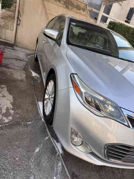 سلام عليكم 
2013 بدون حادث فقط صبغ باب السايق بالعراق سياره جديده وجاهزه من صدر من تايرات ومابيها كل نقص  ماشيه 90 حقيقي السعر 215ورقه

مكان السياره الحارثيه ***********
