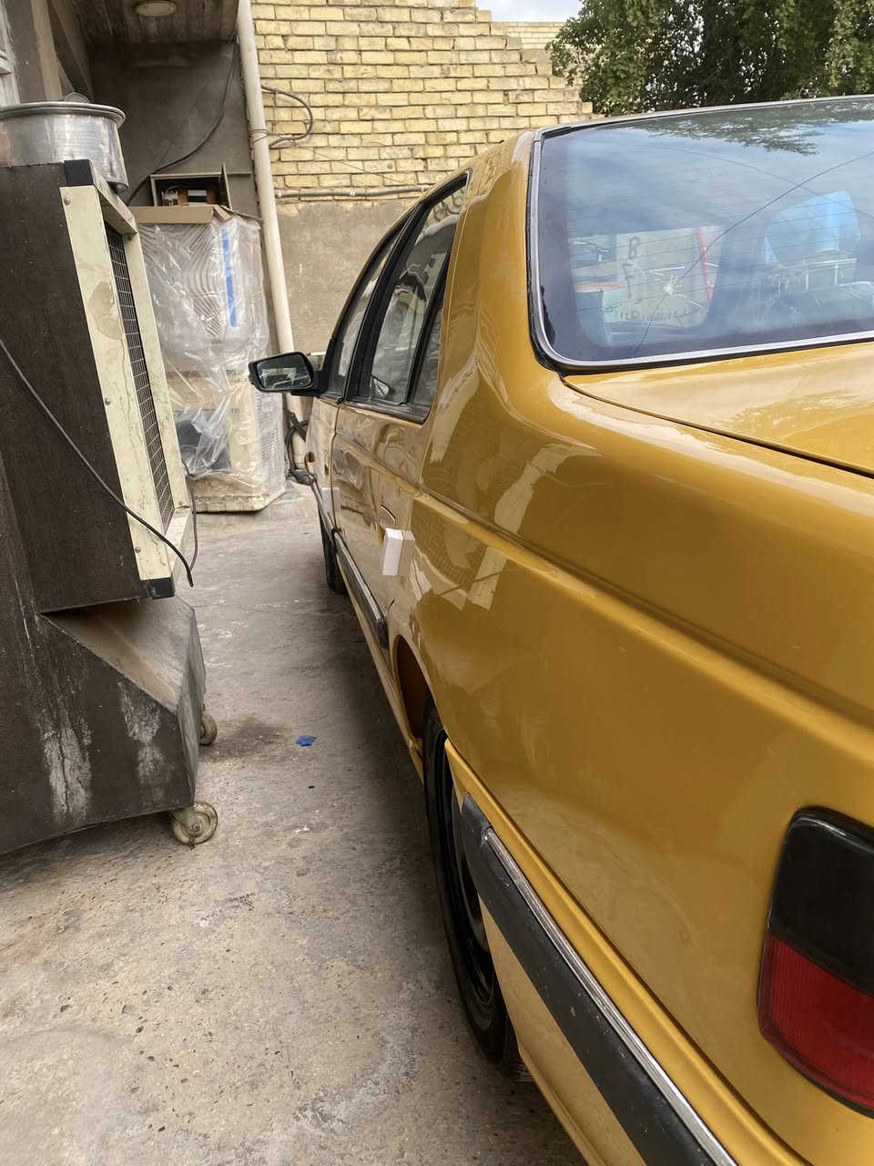 سلام عليكم بيجو بارص موديل 2015 سيارة نضيفه كير ومكينه جدد تبريد شغال شاشه اندرويد مضخم صوت صدر خير من الله مصفره هية وغرامات سعر45 وبيه مجال العنوان بغداد الدوره الرقم ***********
