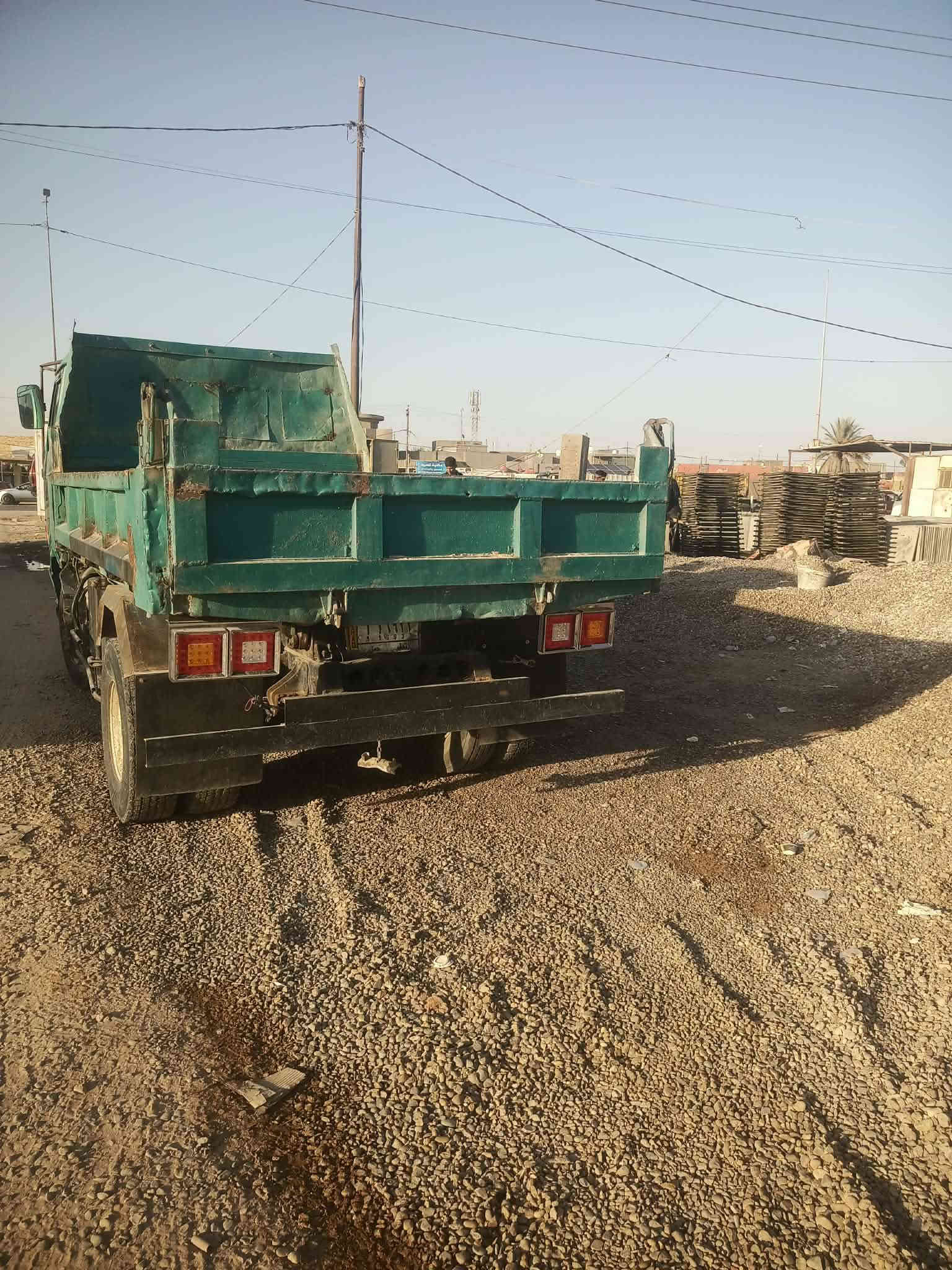 سلام عليكم هينو قلاب 4طن رقم انكليزي نجف باقي بس استلم لوحات سنويه لل 2030 سياره جاهزة لشغل شرط تحويل شاصي مكفول مكينه مكان ديوانيه سعر 77وبيها مجال حك جيه  ***********
