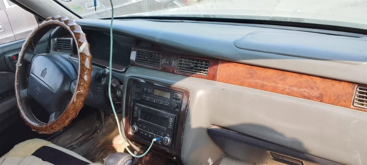 السلام عليكم سياره راس الثور اصوليه بأسمي نجف مصبوغه عام كصتين كير مكينه جدد ب60 وبيها مجال مكان نجف ***********
