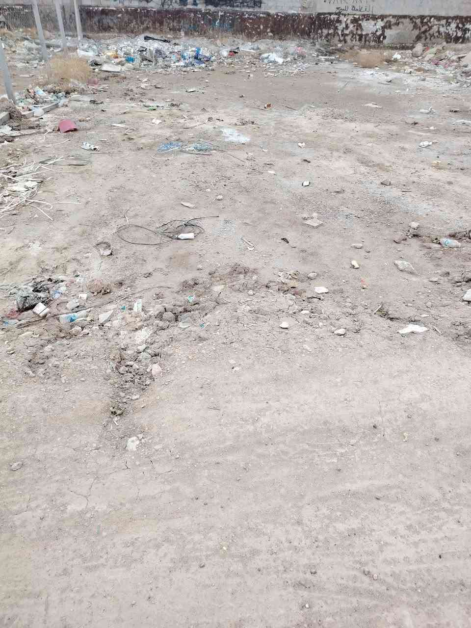 السلام عليكم
قطعه للبيع حلة  حي النصر 
طابو زراعي سند 25
مساحة 300 متر
واجهة 15 نزال 20
السند بإسمي
التبليط بالباب
السعر 60 مليون ممكن بيع نصفها
للاتصال
***********
***********
الخاص مفتوح
