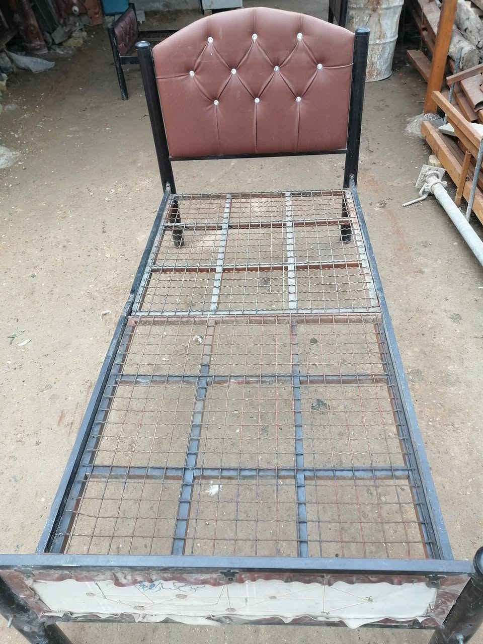 للبيع جربايه العدد ٢سعر الوحده ٤٠ نجف قرب قرية الغدير على شارع المطار ***********
