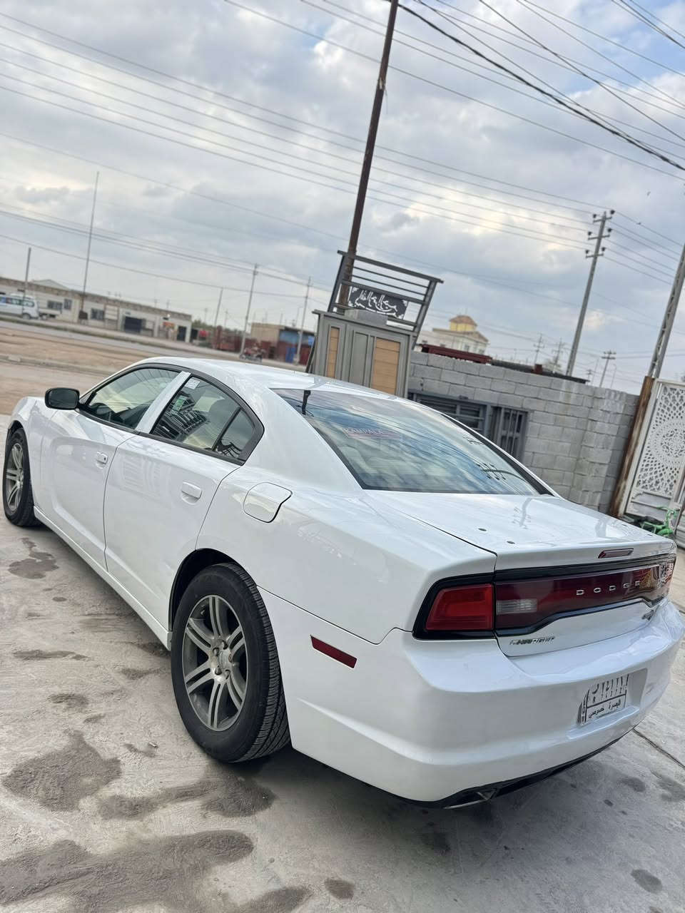 سلام عليكم 
دوج جارجر موديل ١٣ كندية كفاله 
داخل جلد عسلي كير موس طياره
السيارة فقط قطعة وحدة صبغ والباقي كفاله 
سياره جديده كلش تخم تاير تبريد ثلج جاهزه  حداده عله ايدي 
رقم بصره تحويل مباشر  
مكانهه بصره قضاء المدينه الهوير
ملاحظه سعر بلاش ١٣٧
،***********
