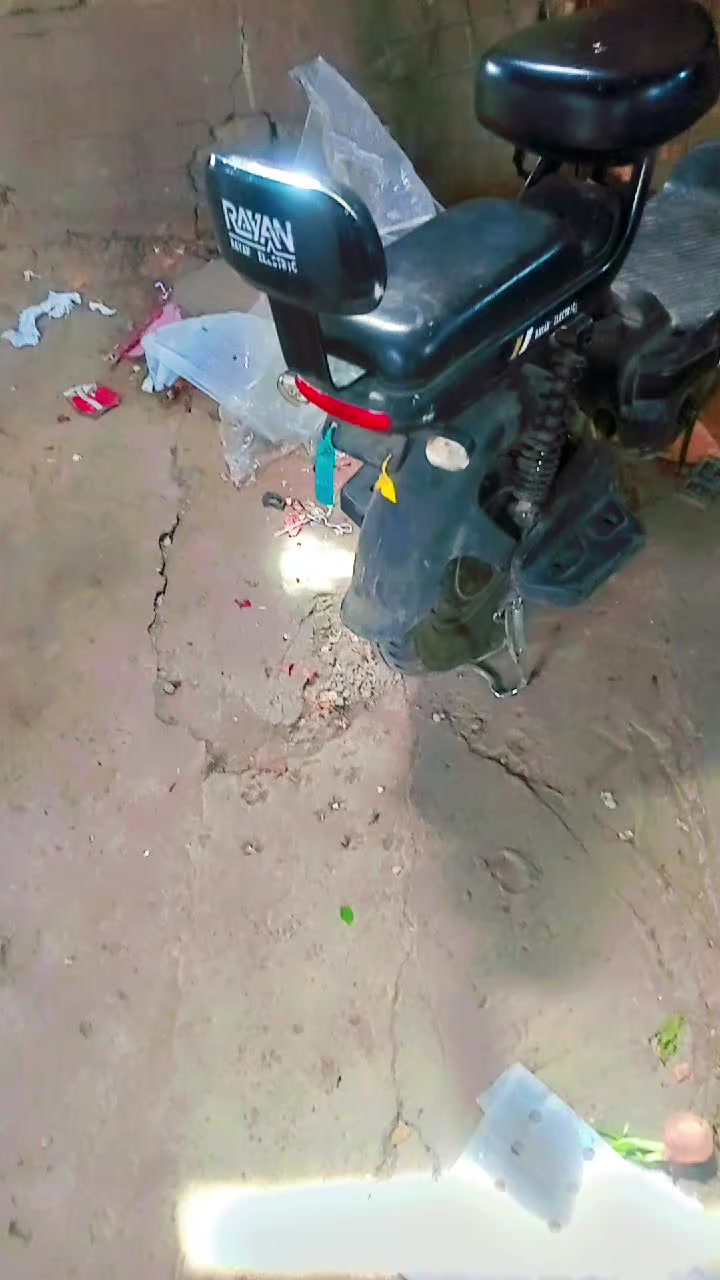 السلام عليكم دراجه للبيع ب 300 وبيها مجال مكان بغداد


**إذا كنت صاحب هذا الإعلان وتريد حذفه لأي سبب، رجاءا أرسل رسالة إلى الدعم الفني**