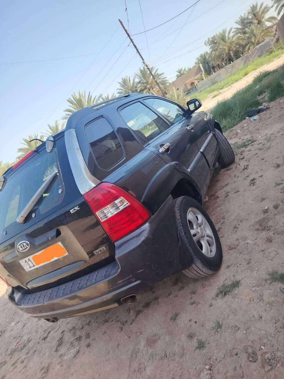 السلام عليكم 
كيا سبورتج 2006 امريكي للبيع
رقم بغداد انكليزي 
سنوية جديدة لل2029
مداور ثاني يوم باسمي. 
محرك 2700 جديد
تبريد ثلج 
مواصفات فتحة سقف
فور ويل
اللون اسود
حادثه بنيد وحسب ما موضح بالسونار.
 تخم تايرات جديد، باتري جديد
العنوان محافظة بابل مركز المدينة، 
السعر 88$وبيه مجال. 
للاستفسار الاتصال على ،
***********
