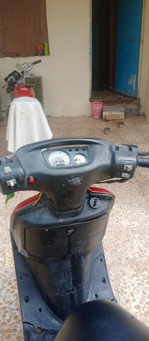 سلام عليكم 
دراجه للبيع 
فراشه نثيه 
مبدل بوشه و بستم فقط 
دراجه ناعمه 
معدل +شلعه
دراجه ما ناقصهء اي شي 
تخم تواير جديد 
ملاحظه/البوشه ول البستم القديمات موجودات ما بين شي
الاتصال ***********
